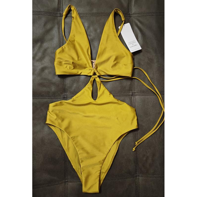 Суцільний жіночий купальник розмір M -L Суцільний жіночий купальник розмір M -L